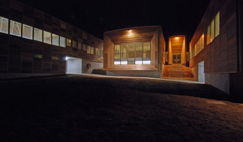 Centro de investigaciones Marinas permanit madera fachada
